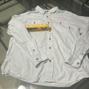 Eddie Bauer Perfect for Spring or Summer light blue Button Down, Men’s Large